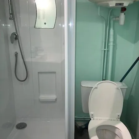 Joli 2p En Rez-de-jardin Oriente Sud A 2 Pas De La