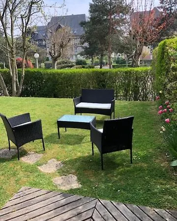 Joli 2p En Rez-de-jardin Oriente Sud A 2 Pas De La Apartament Cabourg